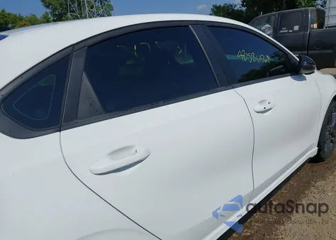 2021 Kia Forte Gt-Line z USA, uszkodzony, nr VIN 3KPF34AD6ME367363